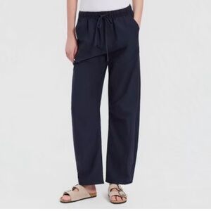 Universal Thread Leisure Studio Mid-Rise
Knit Straight Leg Black Sweatpants NWT